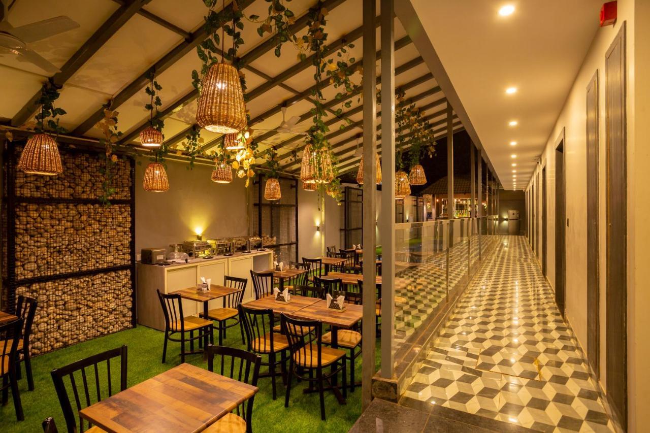 The Porto By Lagom Vagator Goa Near Ozran Beach Anjuna Dış mekan fotoğraf